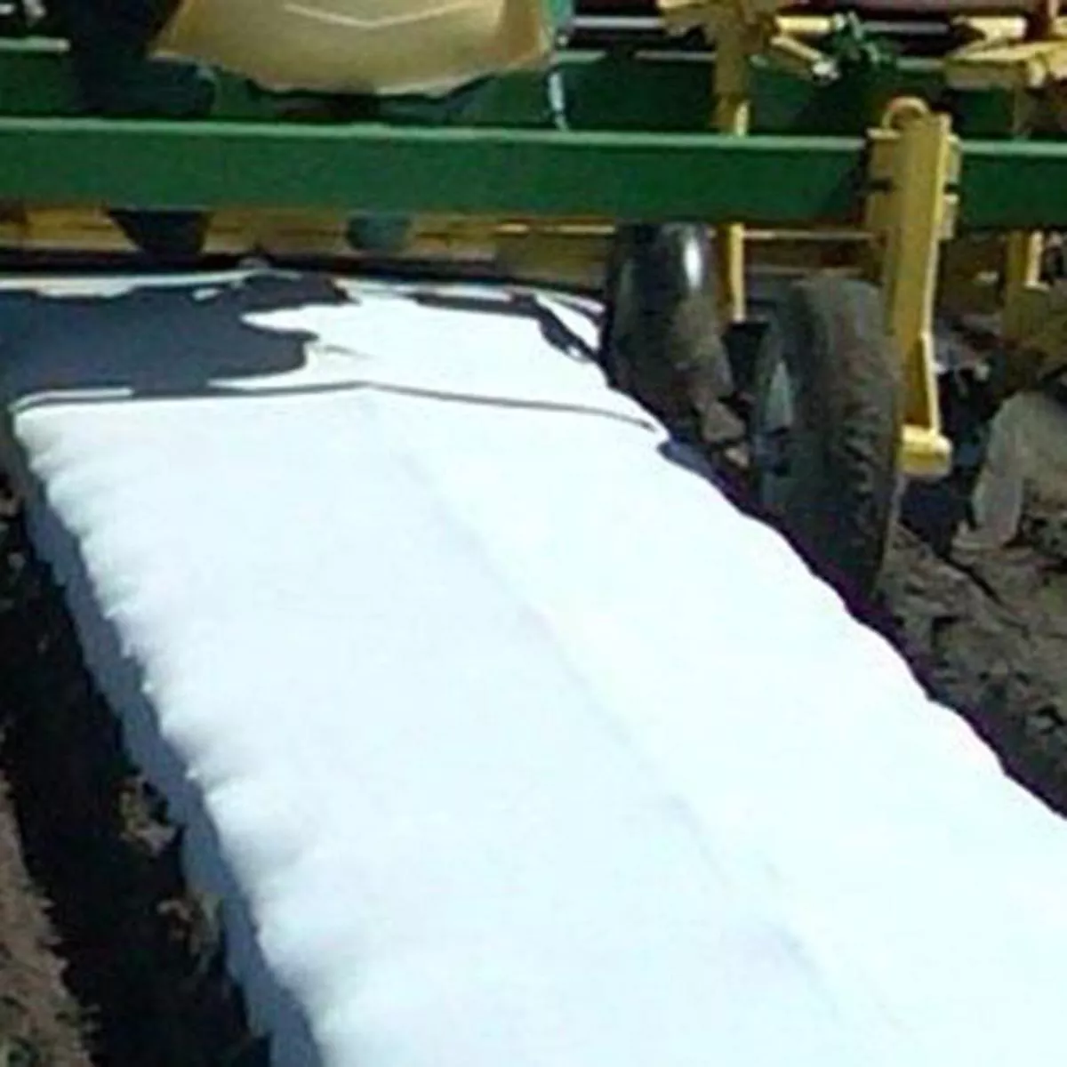 White on Black Plastic Mulch 4 ’ x 3000 ’
